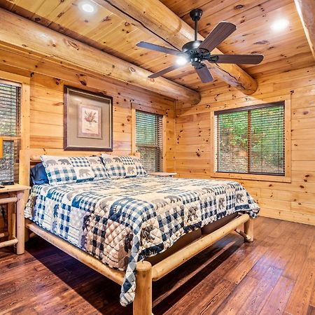 Relaxation Retreat - Pickleball Cabin - Wi-Fi, Fire Pit With Bar, Ev, Game Room, Hot Tub, Pool Access - Mins To Pf Sevierville Exteriör bild