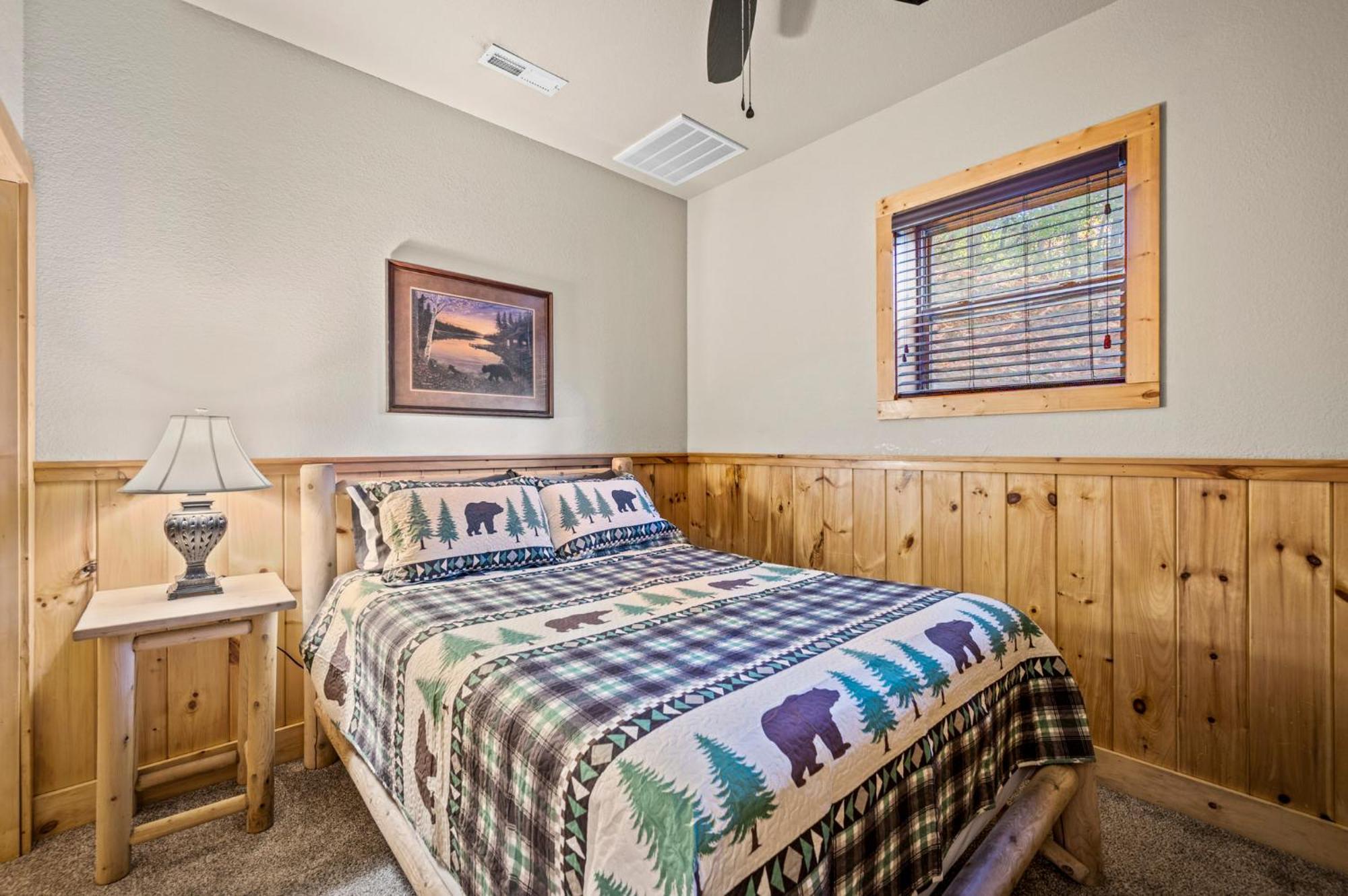 Relaxation Retreat - Pickleball Cabin - Wi-Fi, Fire Pit With Bar, Ev, Game Room, Hot Tub, Pool Access - Mins To Pf Sevierville Exteriör bild