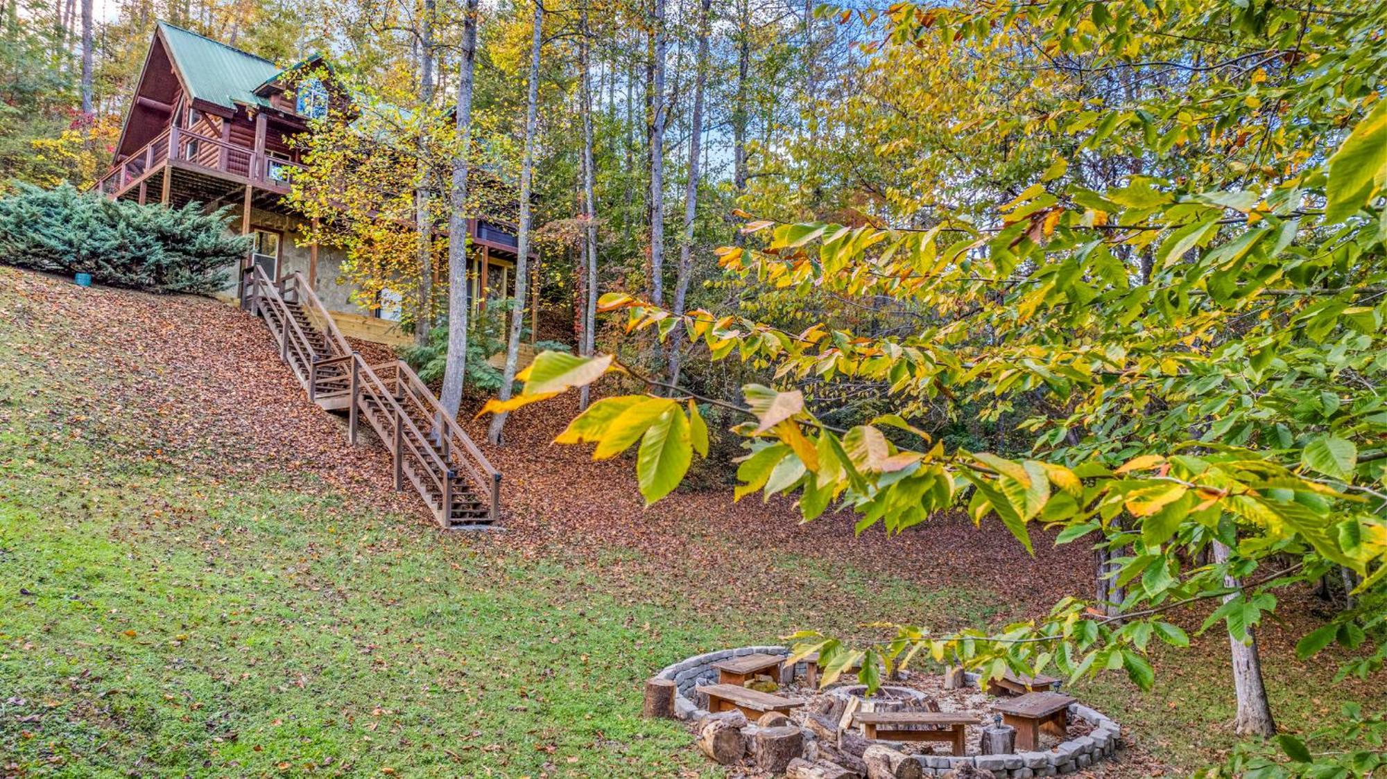 Relaxation Retreat - Pickleball Cabin - Wi-Fi, Fire Pit With Bar, Ev, Game Room, Hot Tub, Pool Access - Mins To Pf Sevierville Exteriör bild