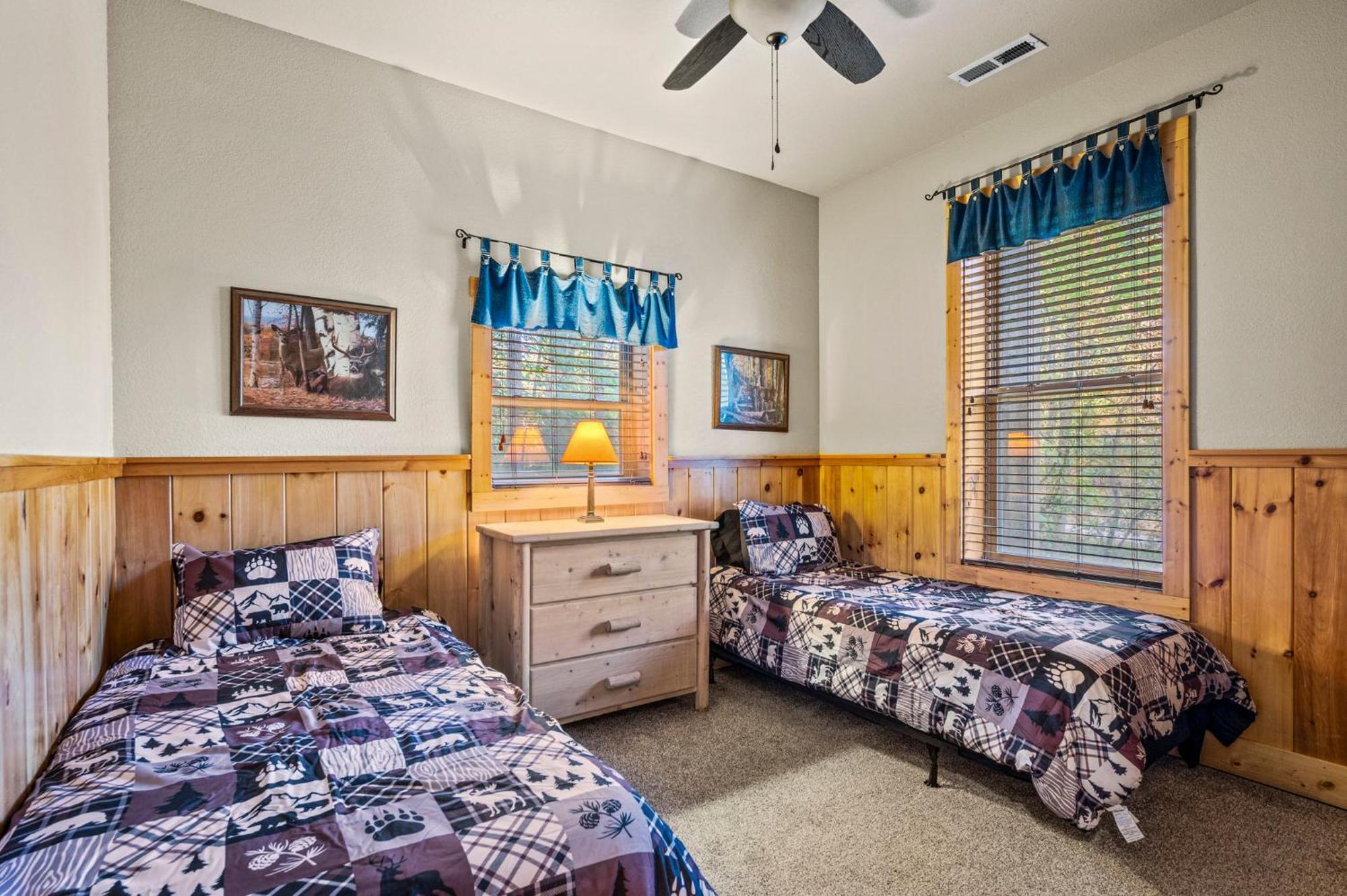 Relaxation Retreat - Pickleball Cabin - Wi-Fi, Fire Pit With Bar, Ev, Game Room, Hot Tub, Pool Access - Mins To Pf Sevierville Exteriör bild