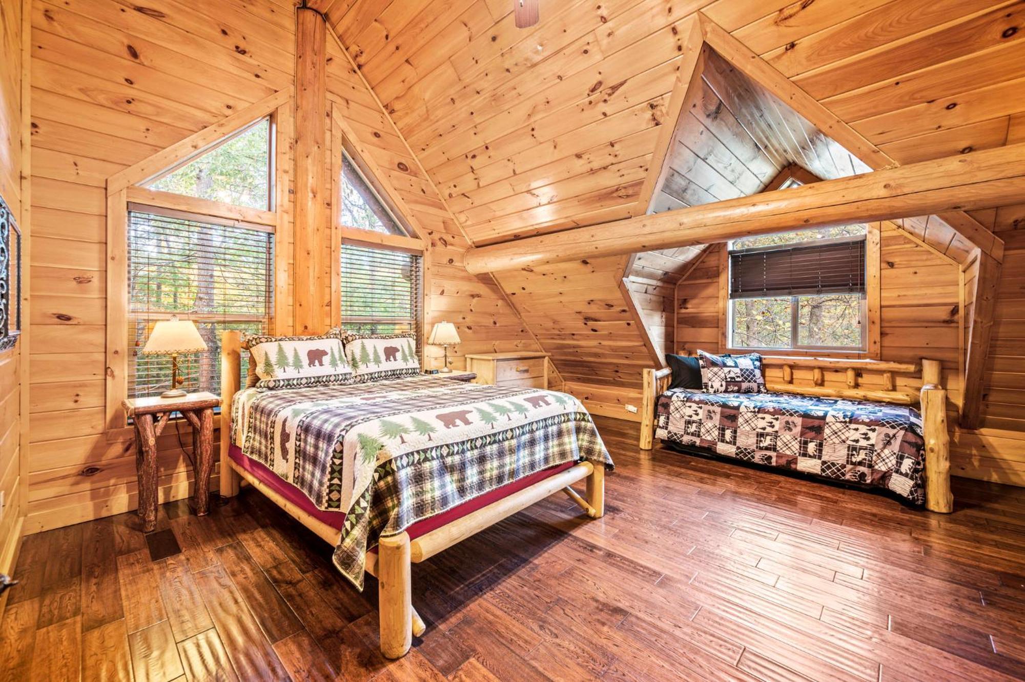 Relaxation Retreat - Pickleball Cabin - Wi-Fi, Fire Pit With Bar, Ev, Game Room, Hot Tub, Pool Access - Mins To Pf Sevierville Exteriör bild