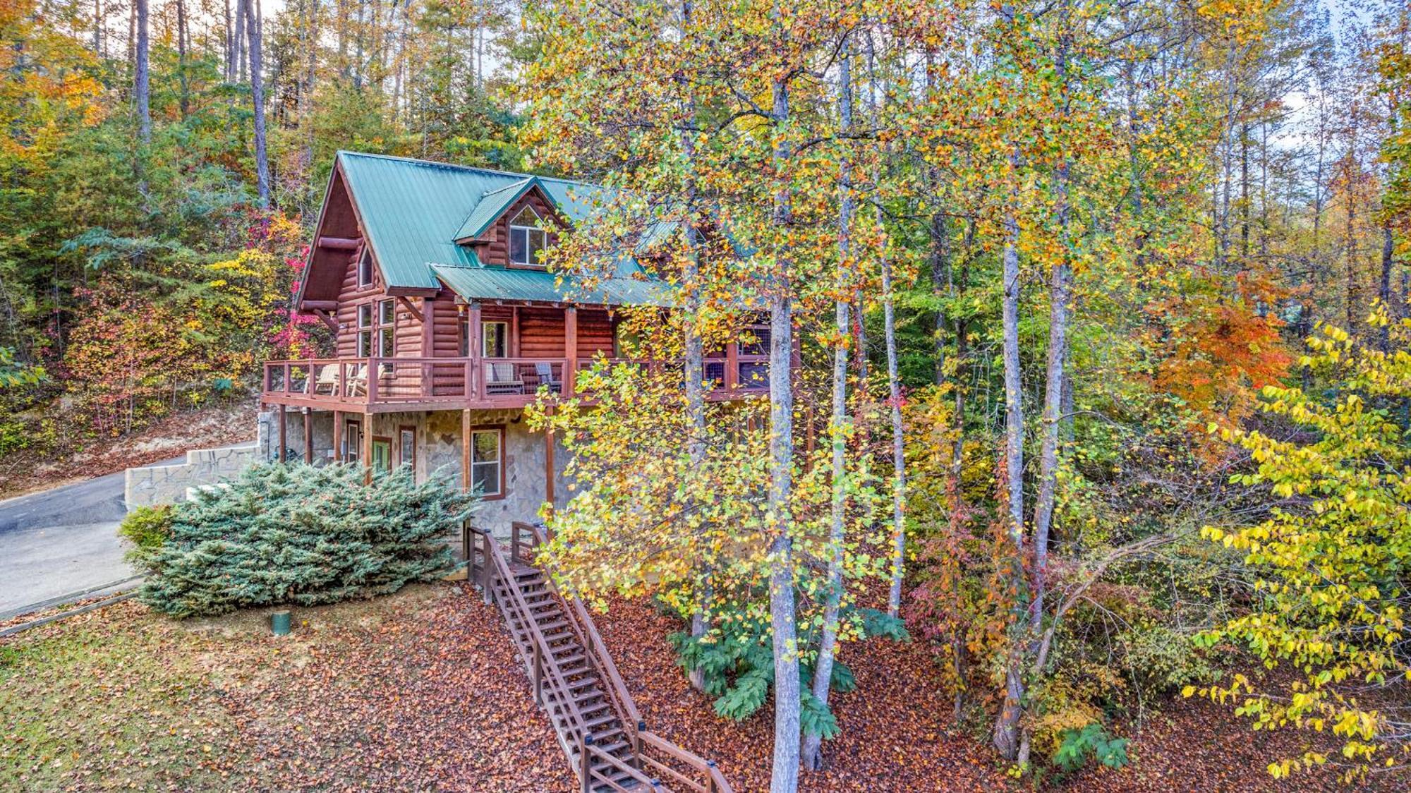 Relaxation Retreat - Pickleball Cabin - Wi-Fi, Fire Pit With Bar, Ev, Game Room, Hot Tub, Pool Access - Mins To Pf Sevierville Exteriör bild