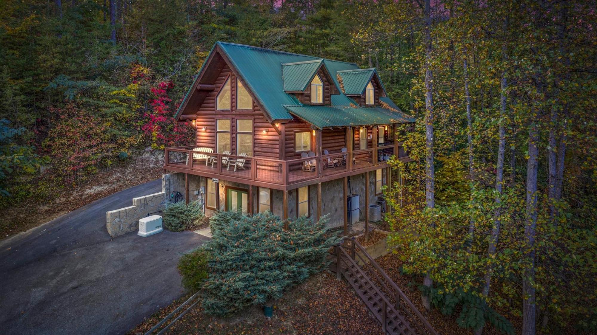Relaxation Retreat - Pickleball Cabin - Wi-Fi, Fire Pit With Bar, Ev, Game Room, Hot Tub, Pool Access - Mins To Pf Sevierville Exteriör bild