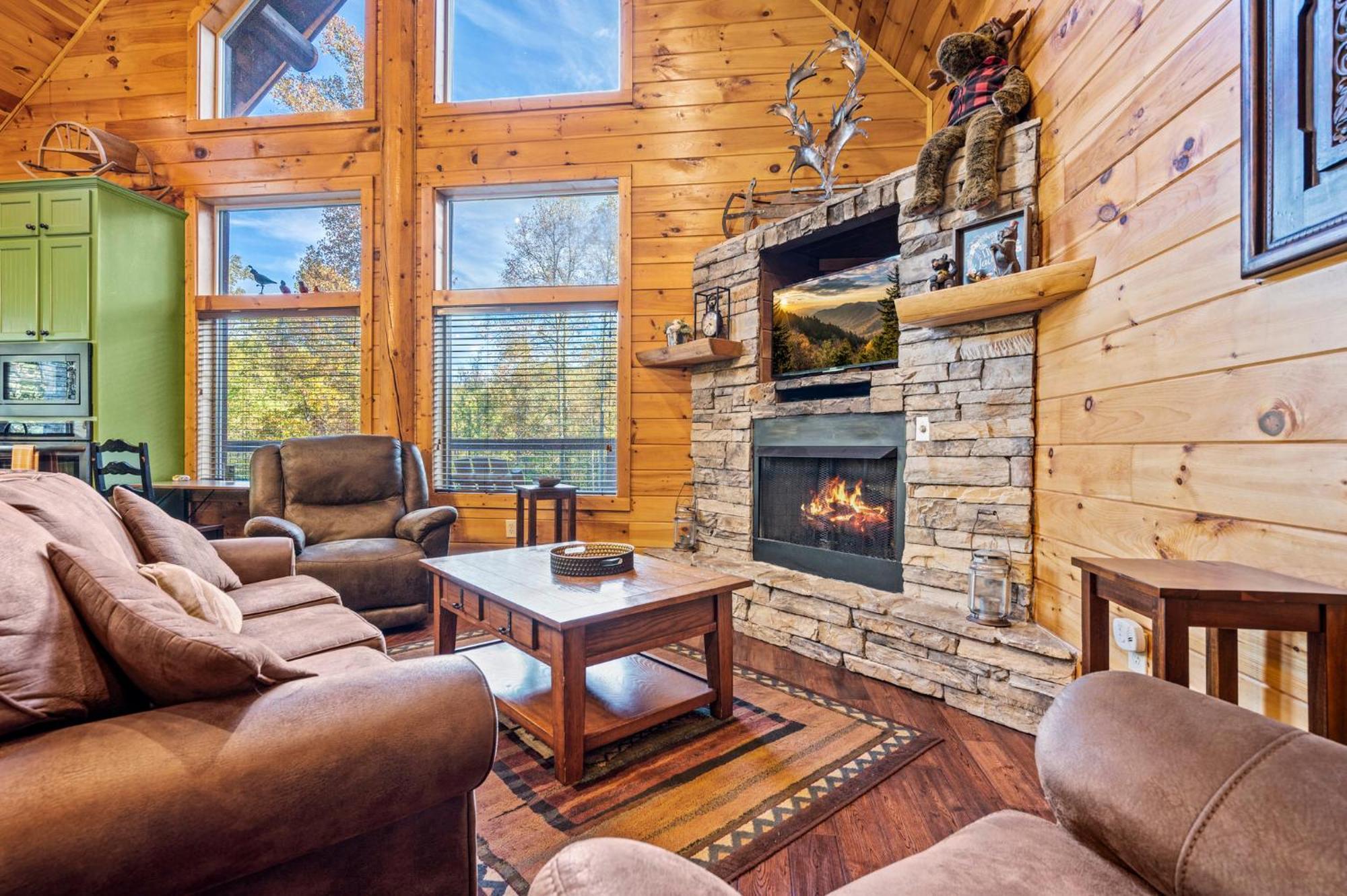Relaxation Retreat - Pickleball Cabin - Wi-Fi, Fire Pit With Bar, Ev, Game Room, Hot Tub, Pool Access - Mins To Pf Sevierville Exteriör bild