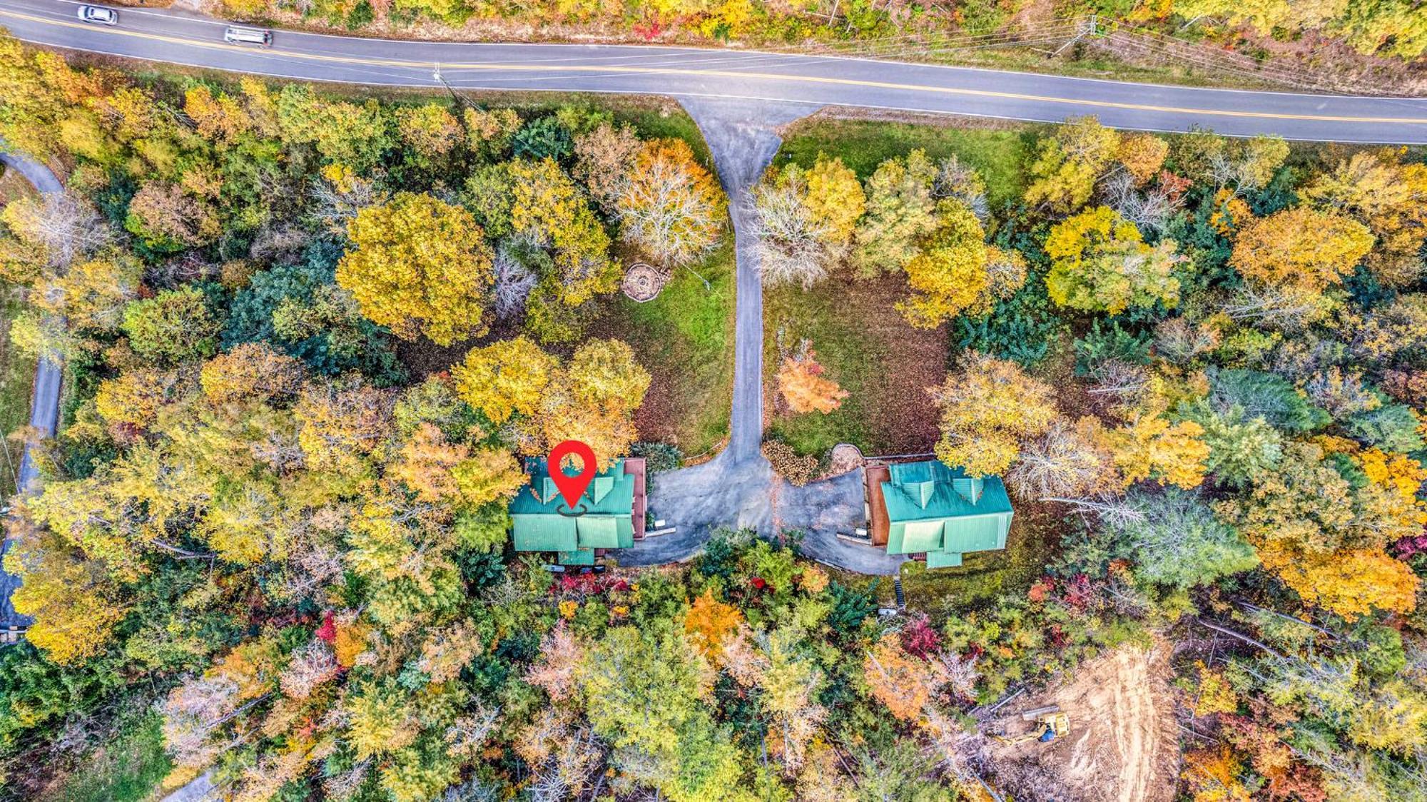 Relaxation Retreat - Pickleball Cabin - Wi-Fi, Fire Pit With Bar, Ev, Game Room, Hot Tub, Pool Access - Mins To Pf Sevierville Exteriör bild