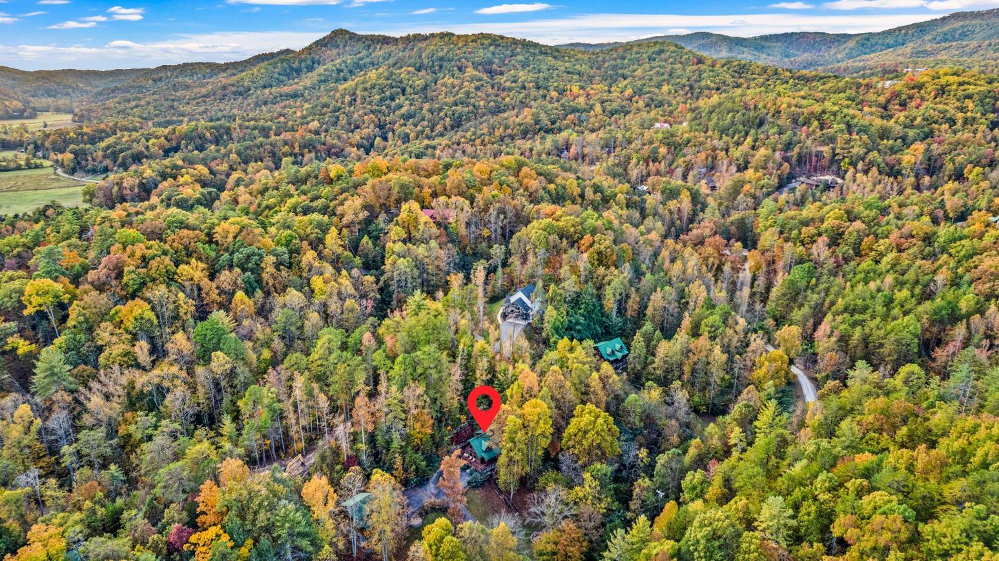 Relaxation Retreat - Pickleball Cabin - Wi-Fi, Fire Pit With Bar, Ev, Game Room, Hot Tub, Pool Access - Mins To Pf Sevierville Exteriör bild
