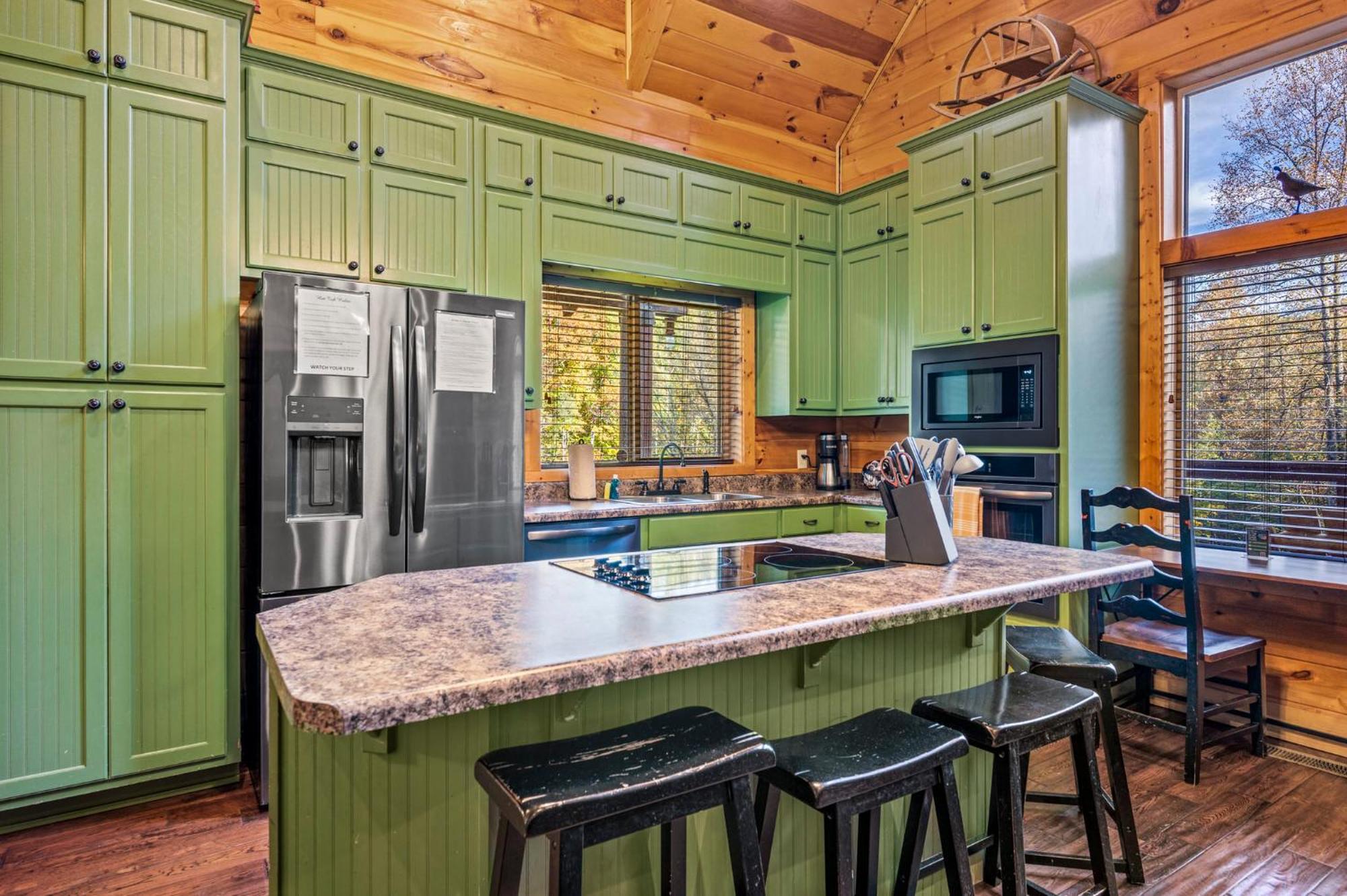 Relaxation Retreat - Pickleball Cabin - Wi-Fi, Fire Pit With Bar, Ev, Game Room, Hot Tub, Pool Access - Mins To Pf Sevierville Exteriör bild